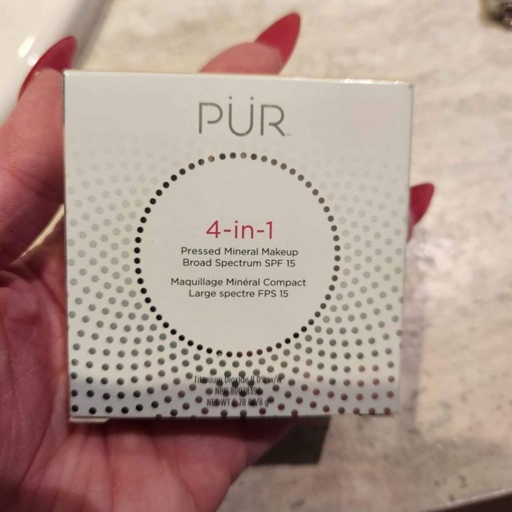 NEW Pur Minerals Blush Medium Foundation
